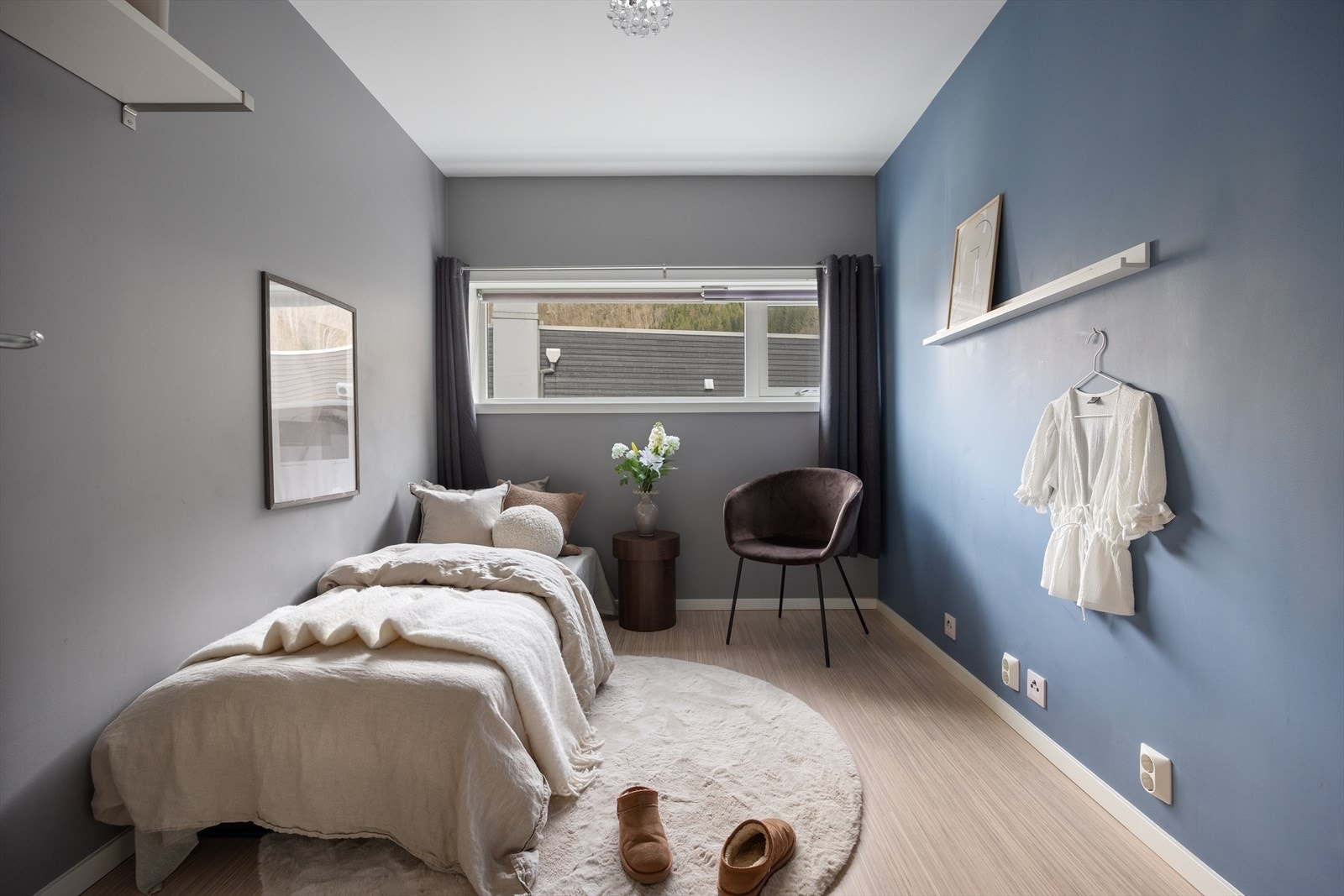 Soverommene har god variasjon i størrelse og kan enkelt tilpasses ulike behov - enten du ønsker barnerom, gjesterom eller hjemmekontor. Galleribilde