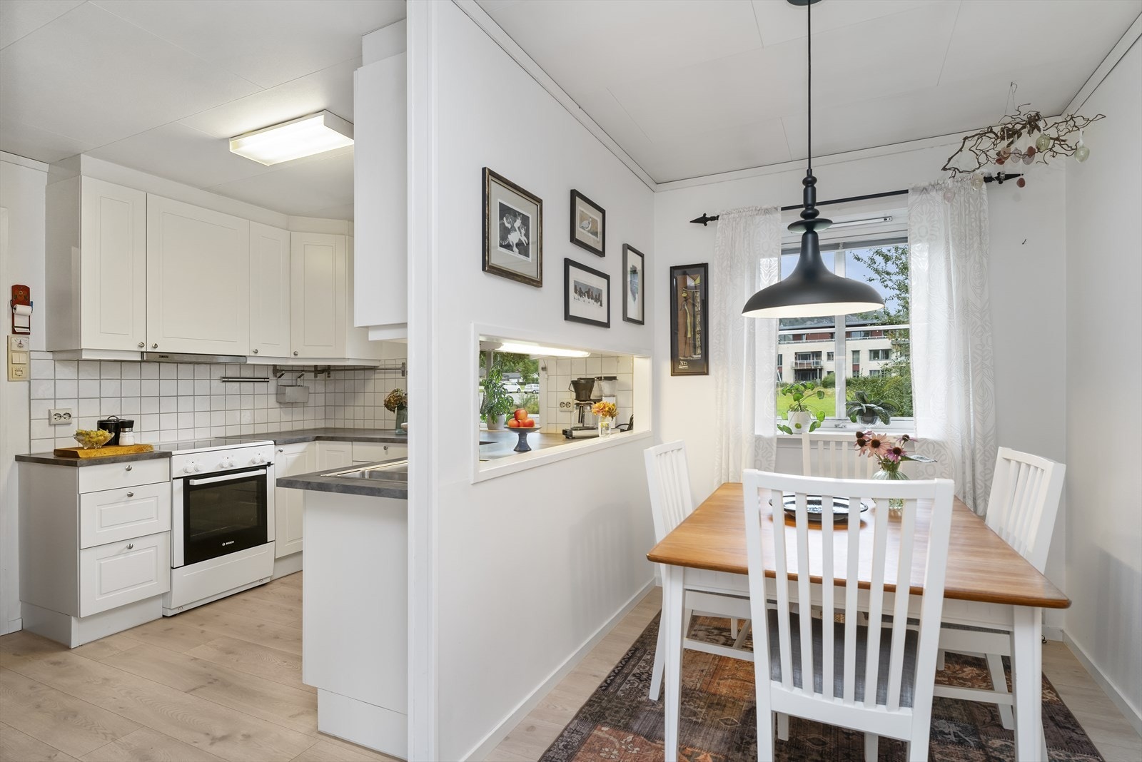 Nyere kjøkkeninnredning (2015) Galleribilde