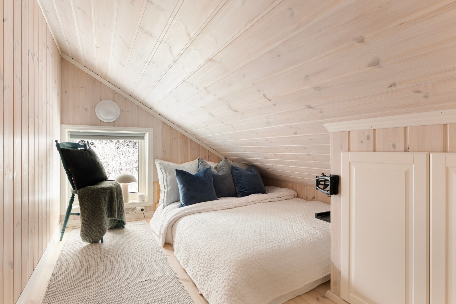 Innredet rom på hems (ikke godkjent til varig opphold) Galleribilde