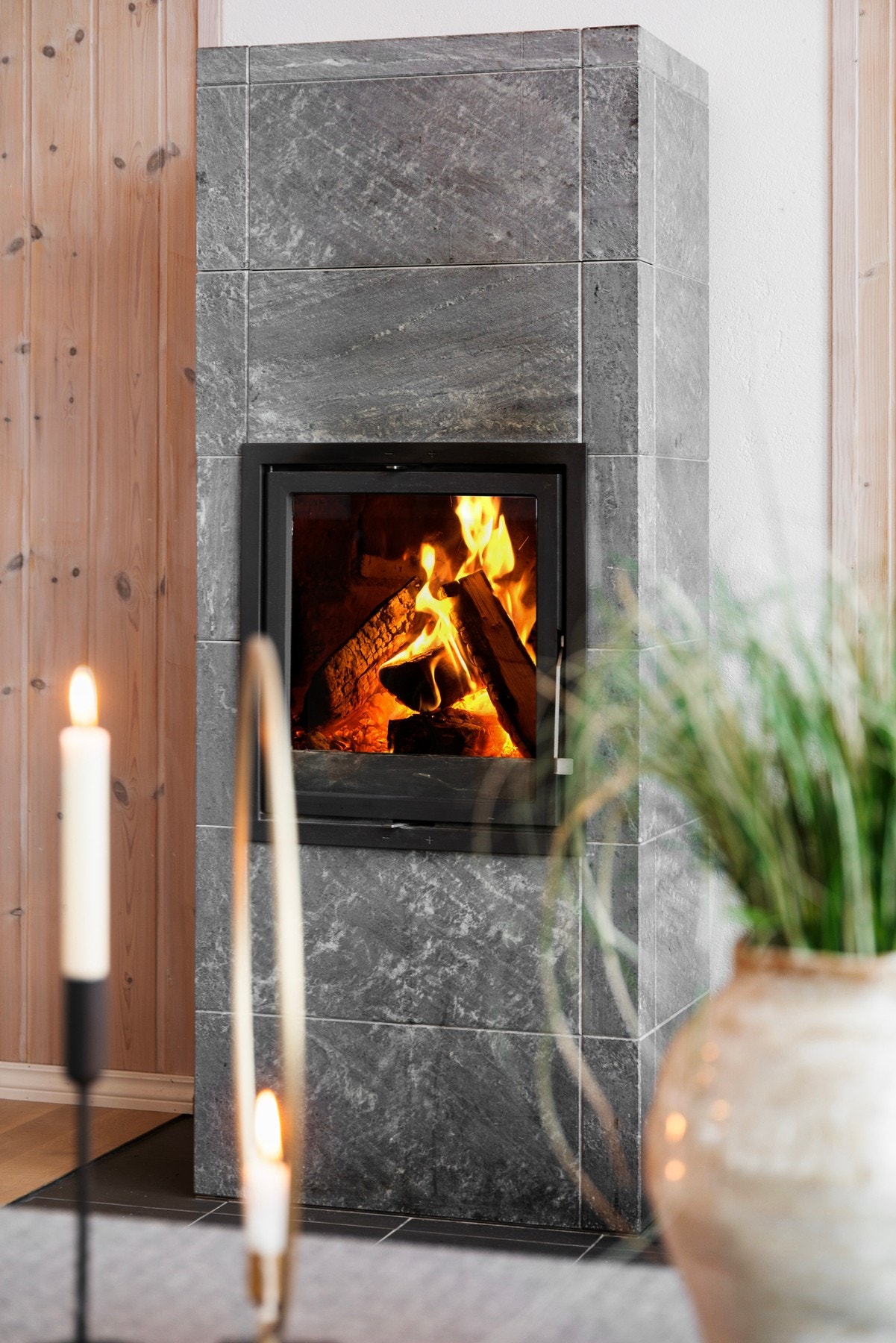 Boligen har elektrisk oppvarming og peis. Galleribilde