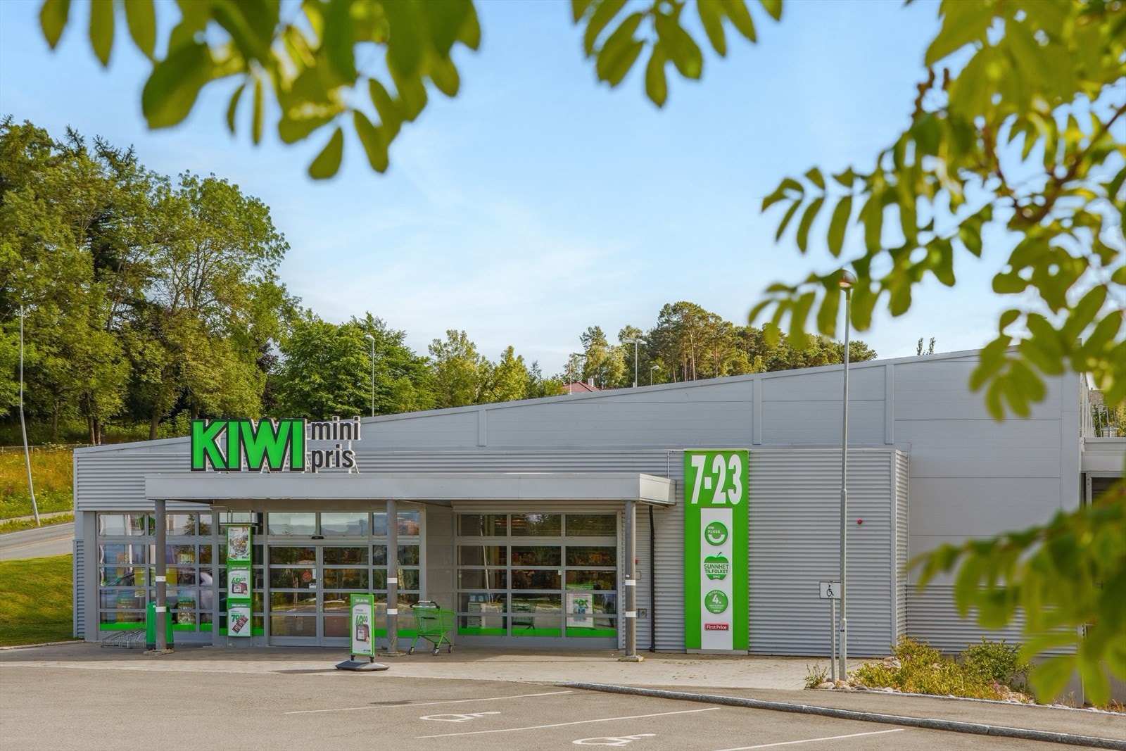 Nærmeste dagligvarehandel, Kiwi, ligger i umiddelbar nærhet. Galleribilde