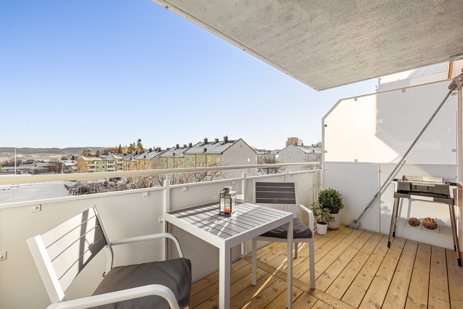 Borettslaget hadde en gjennomgående oppgradering i 2024 med ny drenering, nytt adgangssytem og nye inngangsdører. Det ble også etablert nye parkeringsplasser med elbillading. Galleribilde