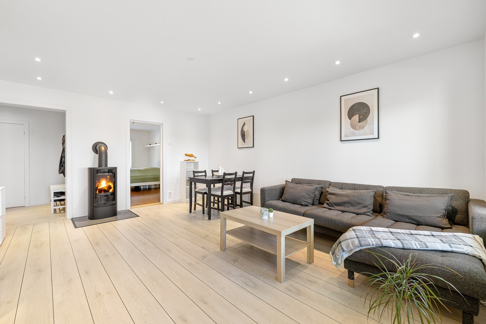 Leiligheten holder en høy og moderne standard, og er oppgradert på flere punkter de siste årene. Galleribilde