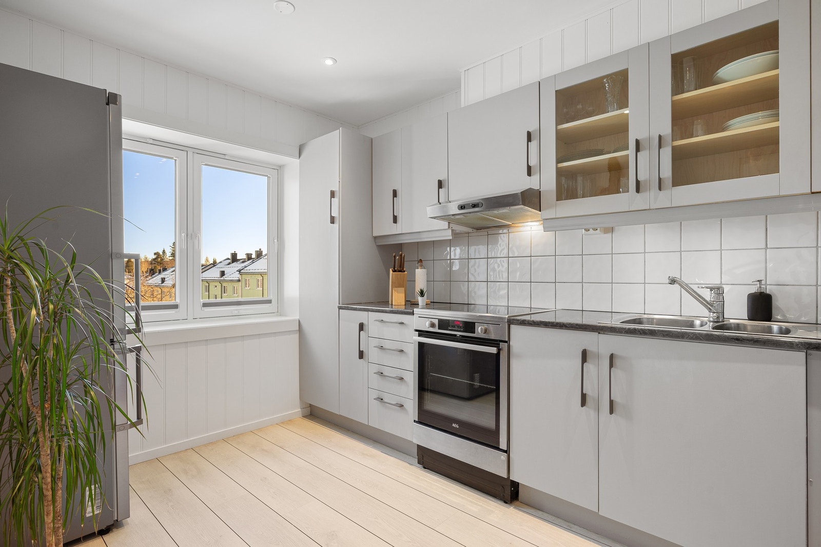 Hele kjøkkenet er vurdert til tilstandsgrad 1 av takstmann. Galleribilde