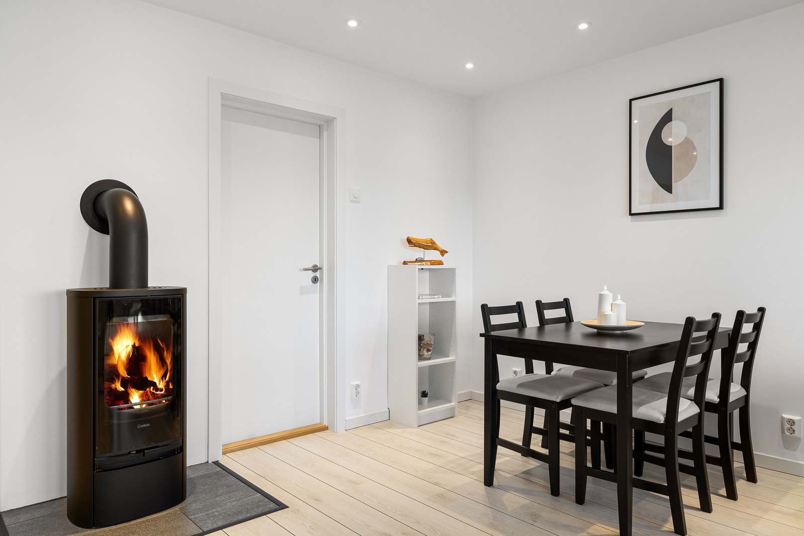 Det er god plass til et større spisebord. Galleribilde