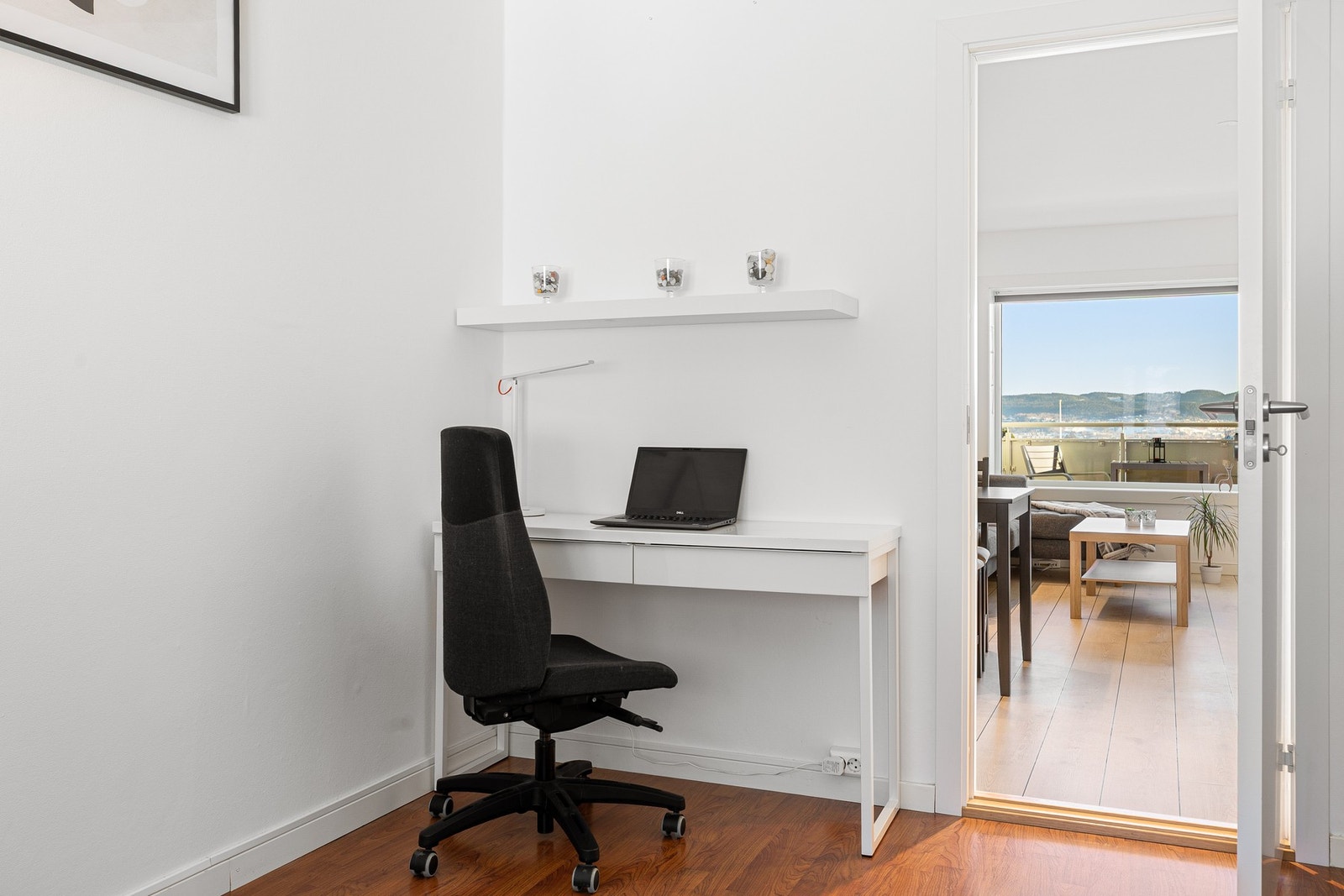 Begge soverommene vender ut mot rolige omgivelser uten gjennomkjøring. Galleribilde