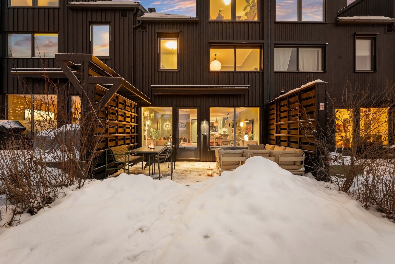 Boligen byr på flotte utearealer Galleribilde