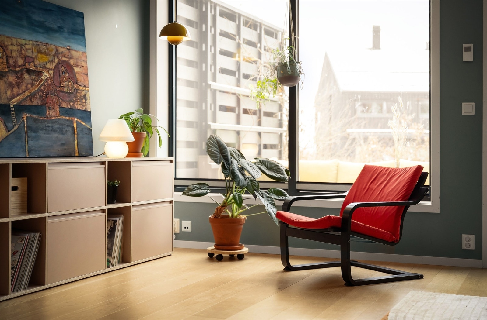 Lekkert rekkehus fra 2021 beliggende i et naturskjønt og bilfritt boligtun på Tanum Galleribilde