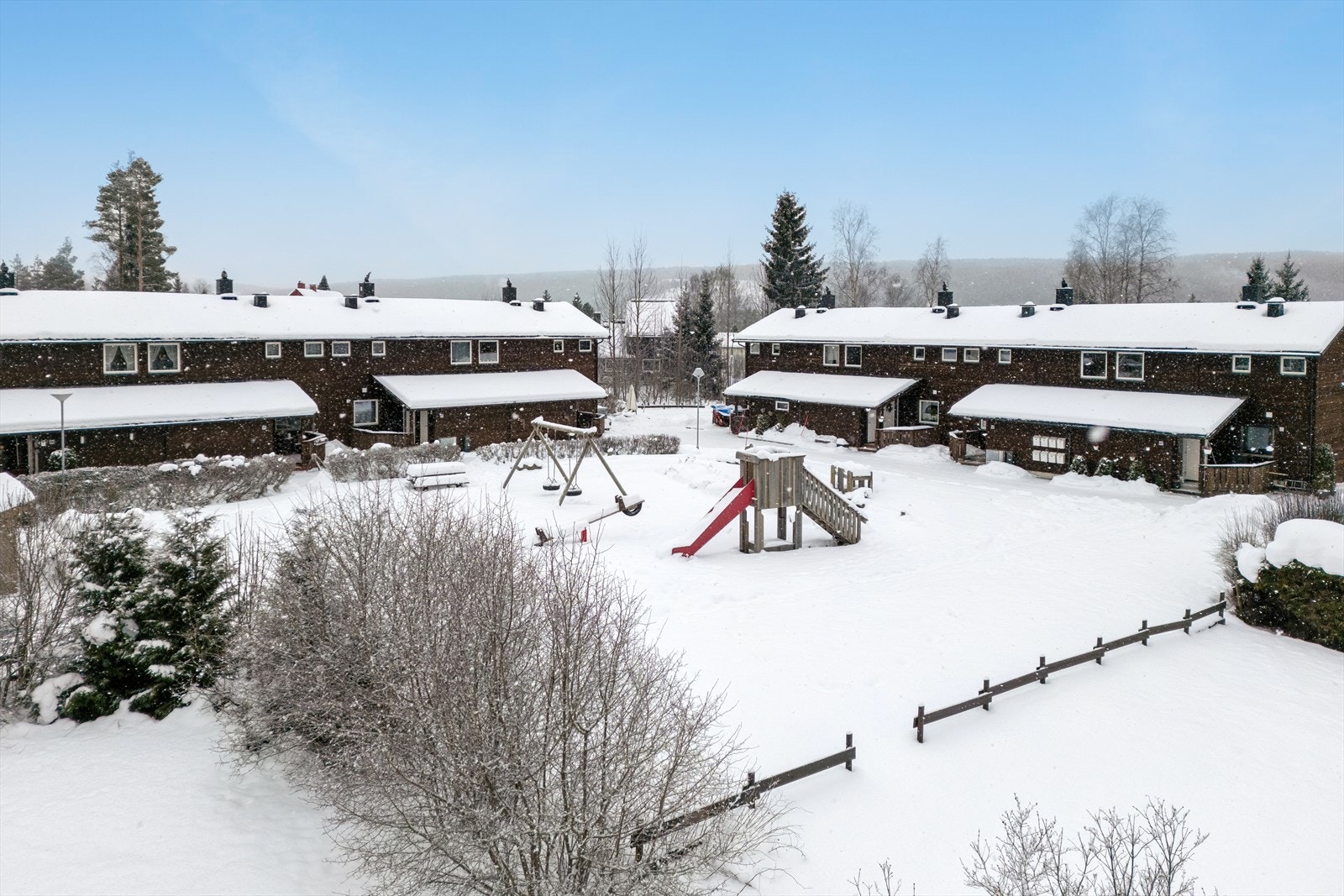 Borettslaget har opparbeidede fellesarealer med blant annet lekeplass, ideelt for barnefamilier. Galleribilde