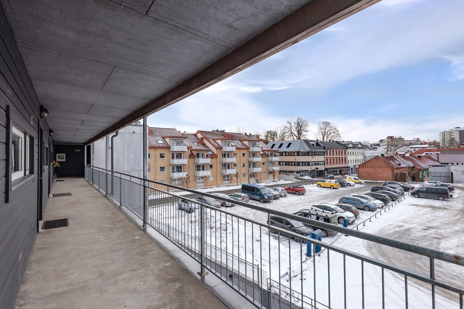 Det er gode muligheter for leie av parkeringsplass, både inn- og utvendig. Galleribilde