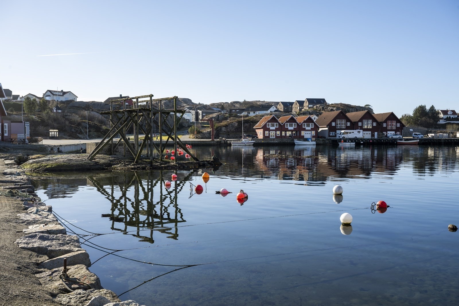 Kort vei til butikk, kafé og servicetilbud. Galleribilde