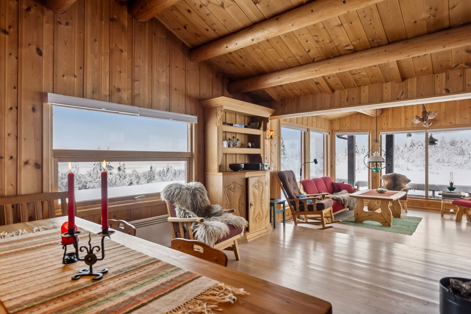 Stua sett fra spisestua Galleribilde