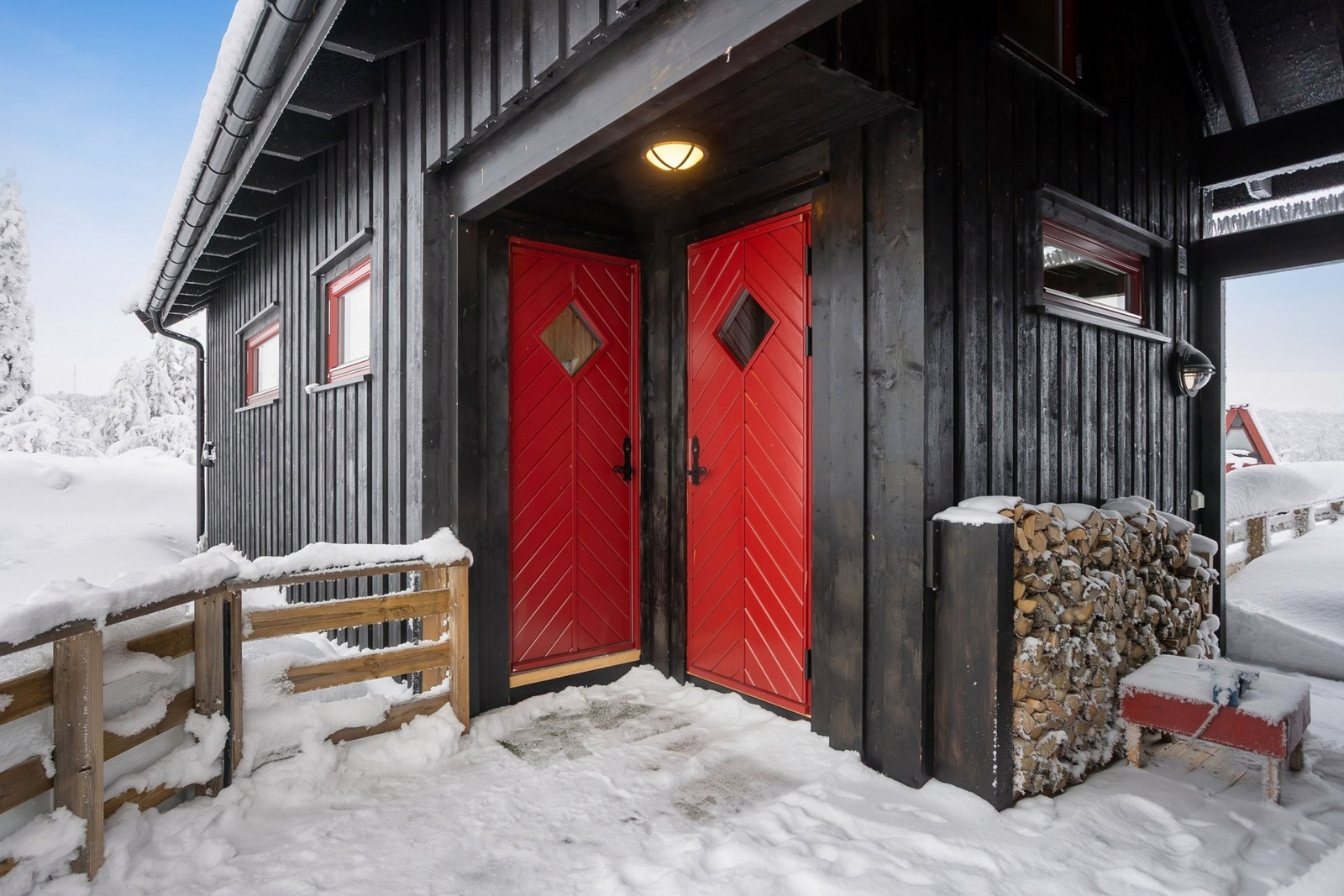 Inngangspartiet til tilbygget og teknisk rom Galleribilde