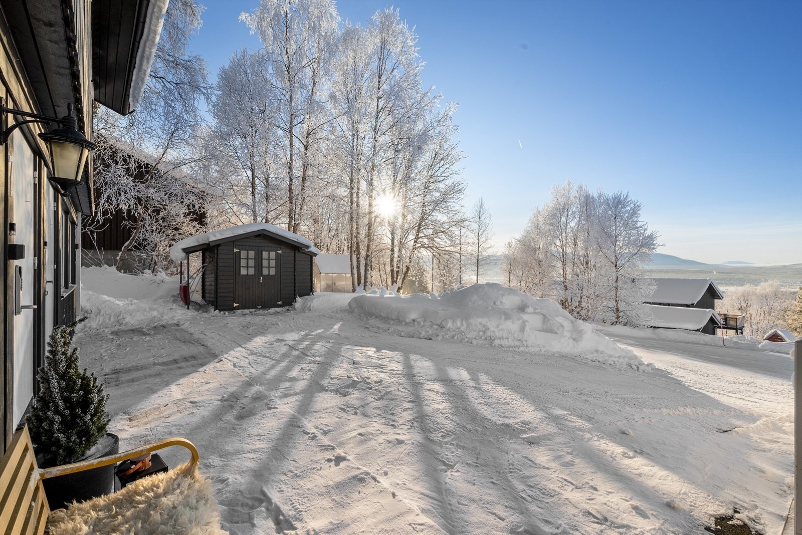 Gårdsplassen. Galleribilde