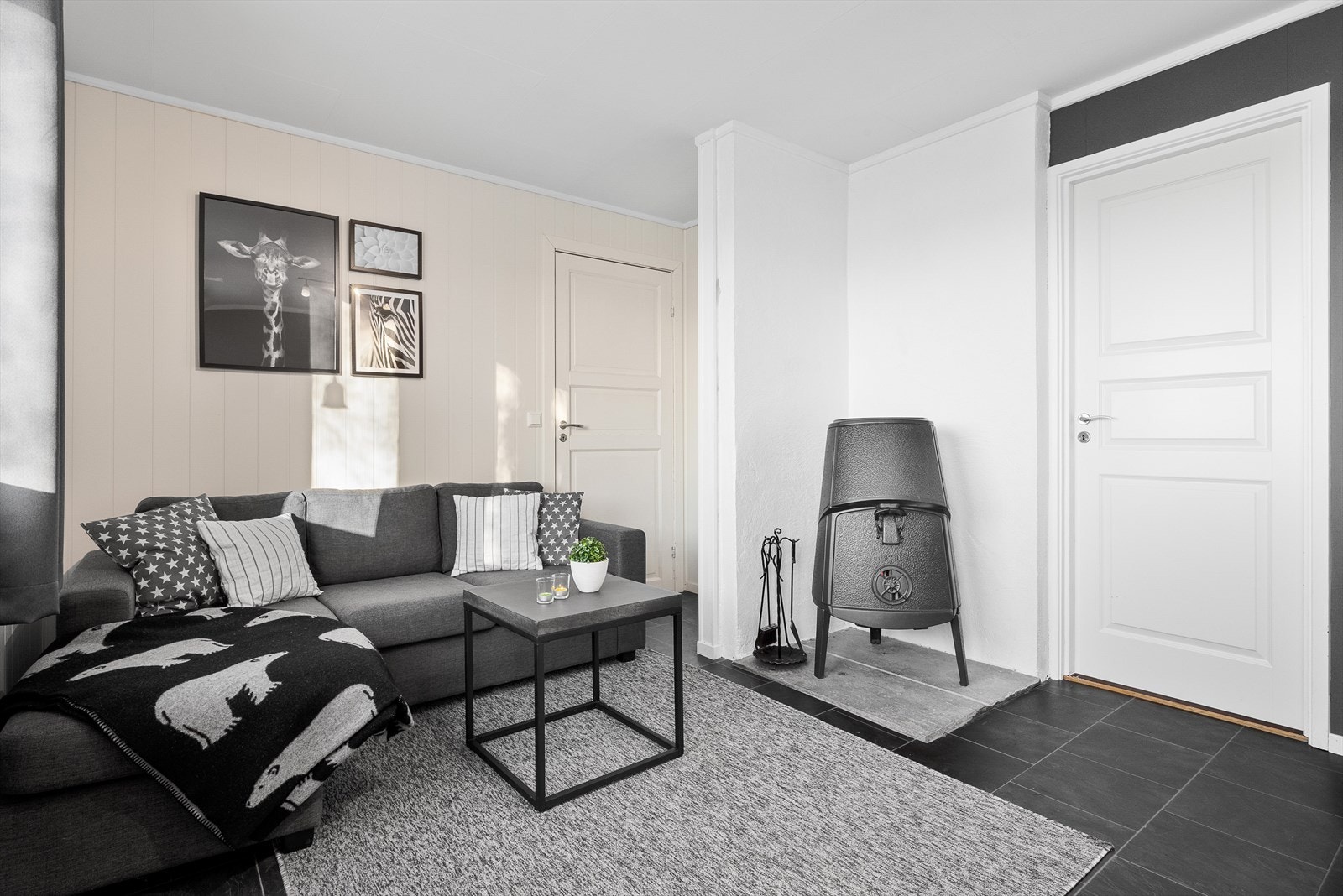 Stue i sokkelen. Fin som f.eks. en ekstra tv-stue. Galleribilde