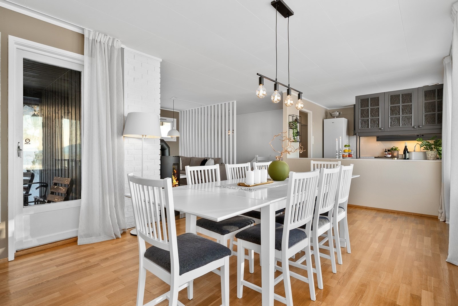 Spisestue. Galleribilde