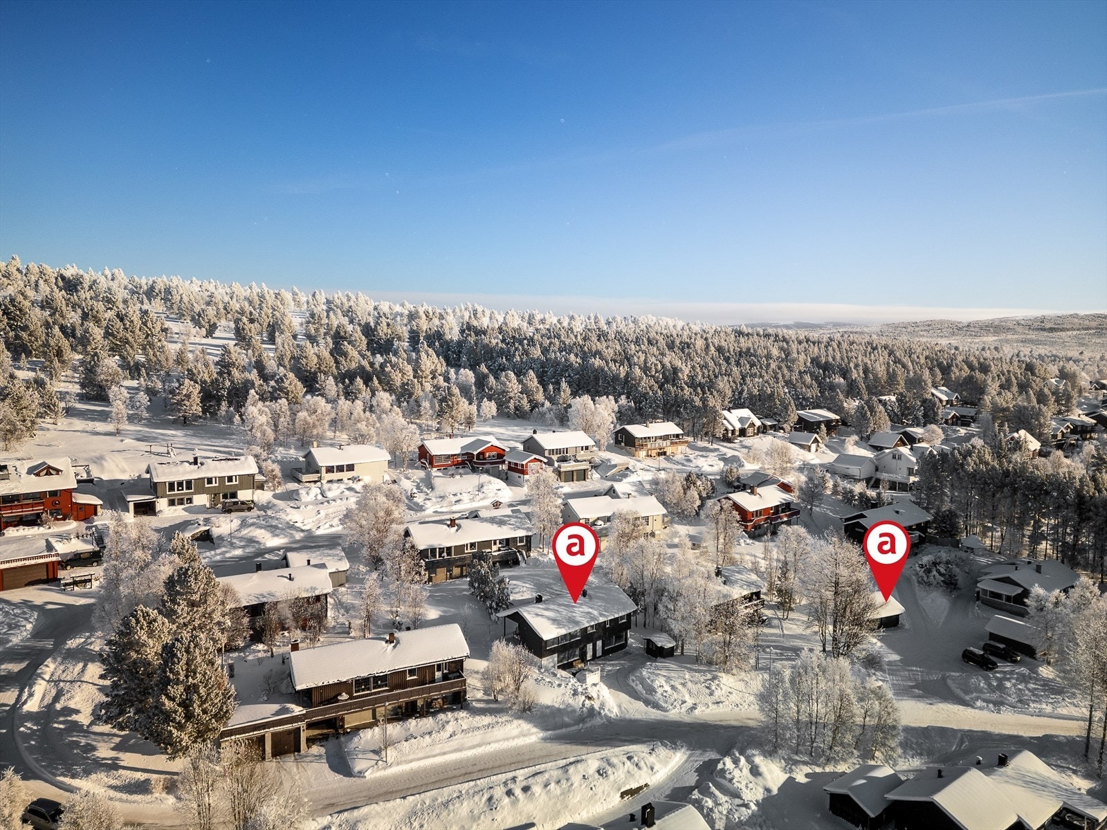 Boligen og garasjen. Galleribilde