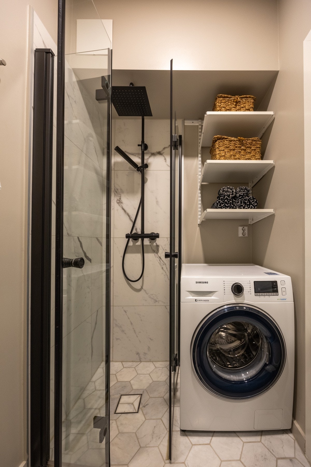 Opplegg for vaskemaskin. Galleribilde