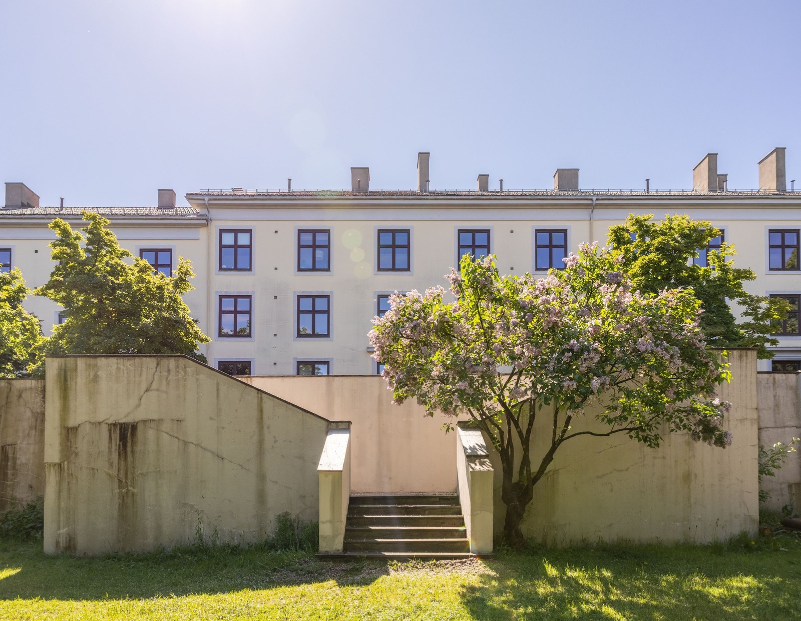Her bor du omtrent midt i mellom parken på St. Hanshaugen og Iladalen park. Galleribilde