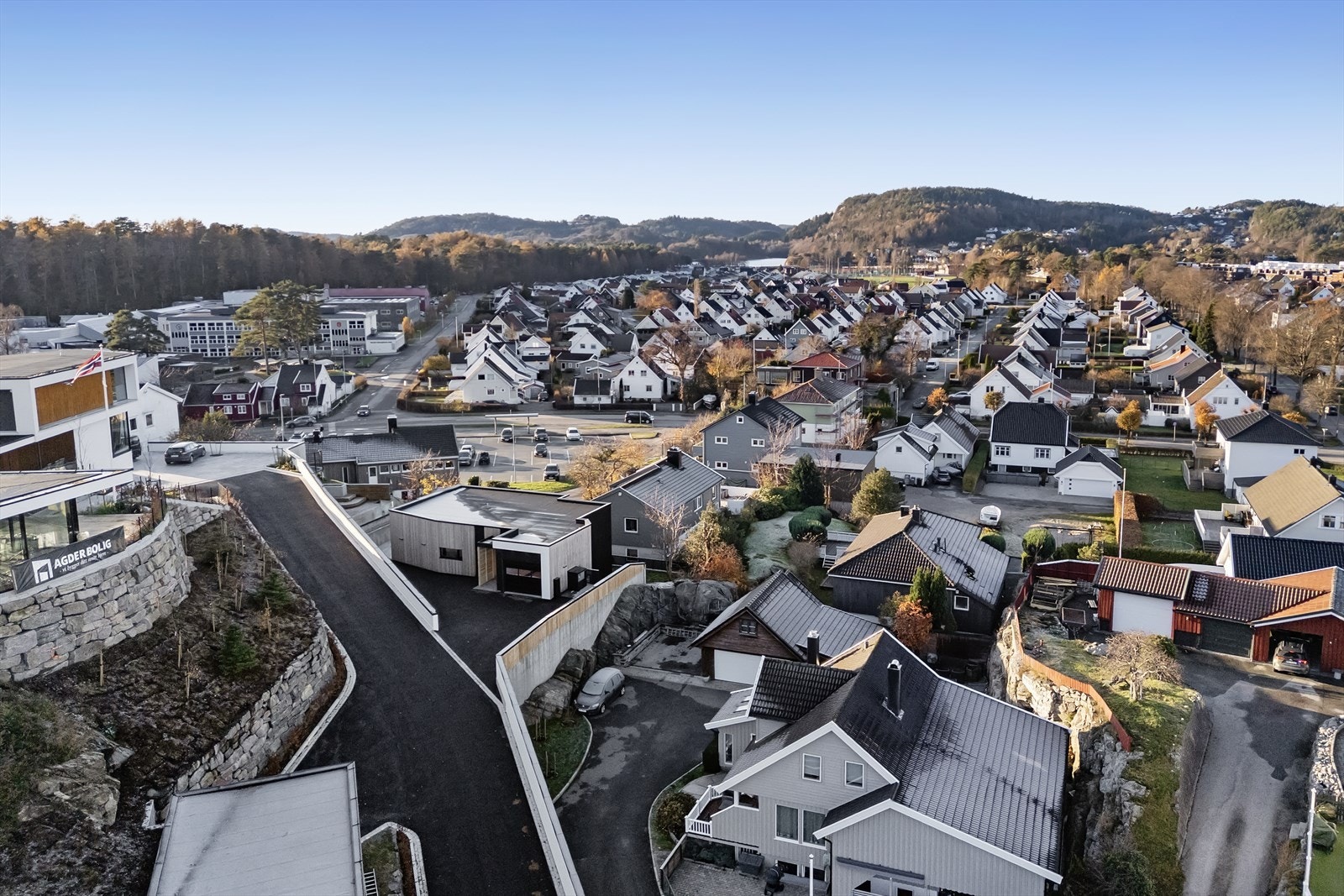 Dronefoto - Oversiktsbilde Galleribilde