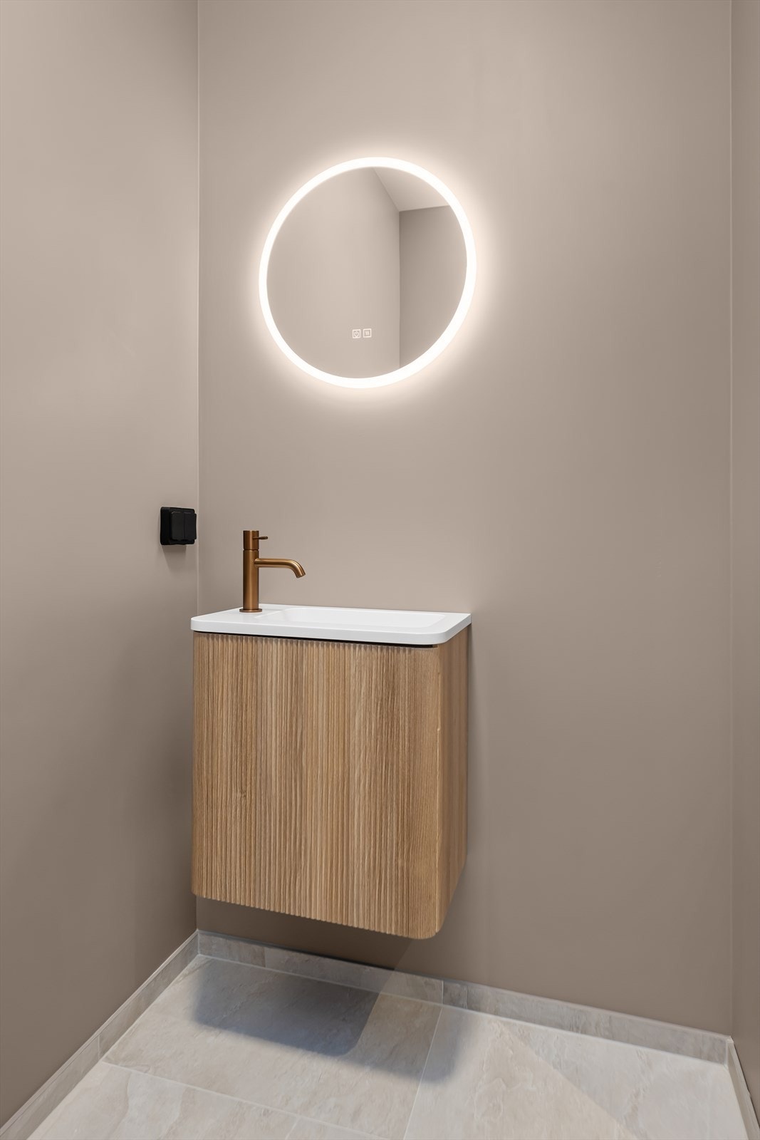 Praktisk toalettrom i hovedetasjen Galleribilde