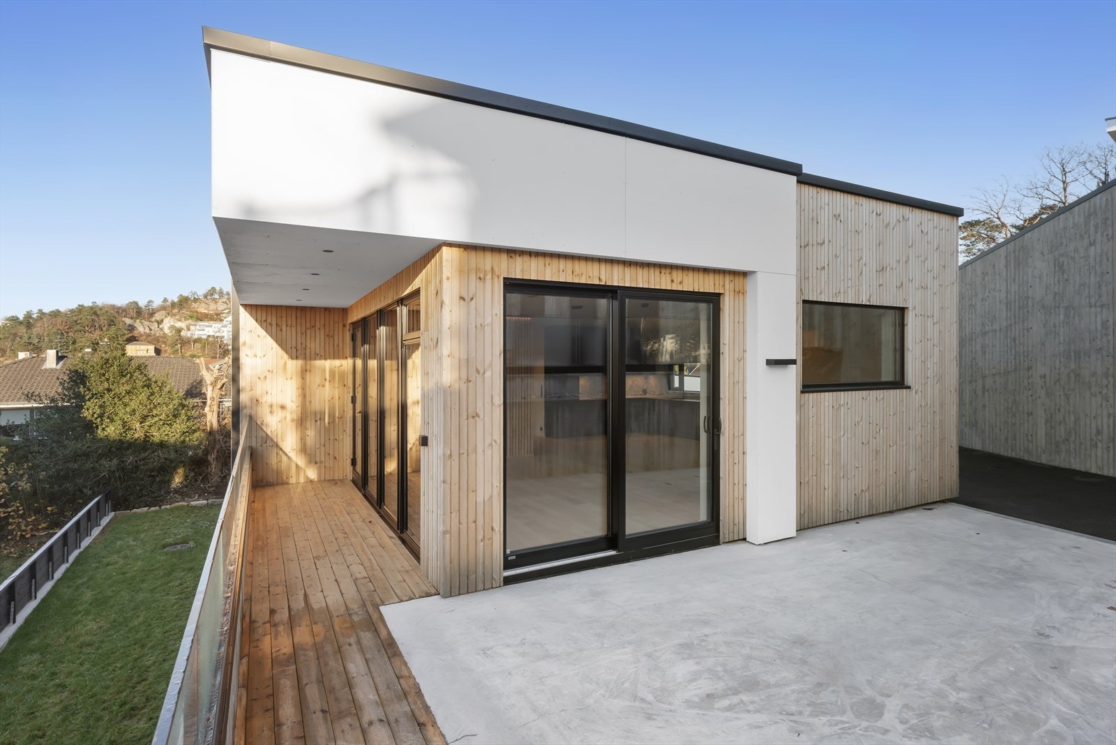 Terrasse området i front av boligen Galleribilde