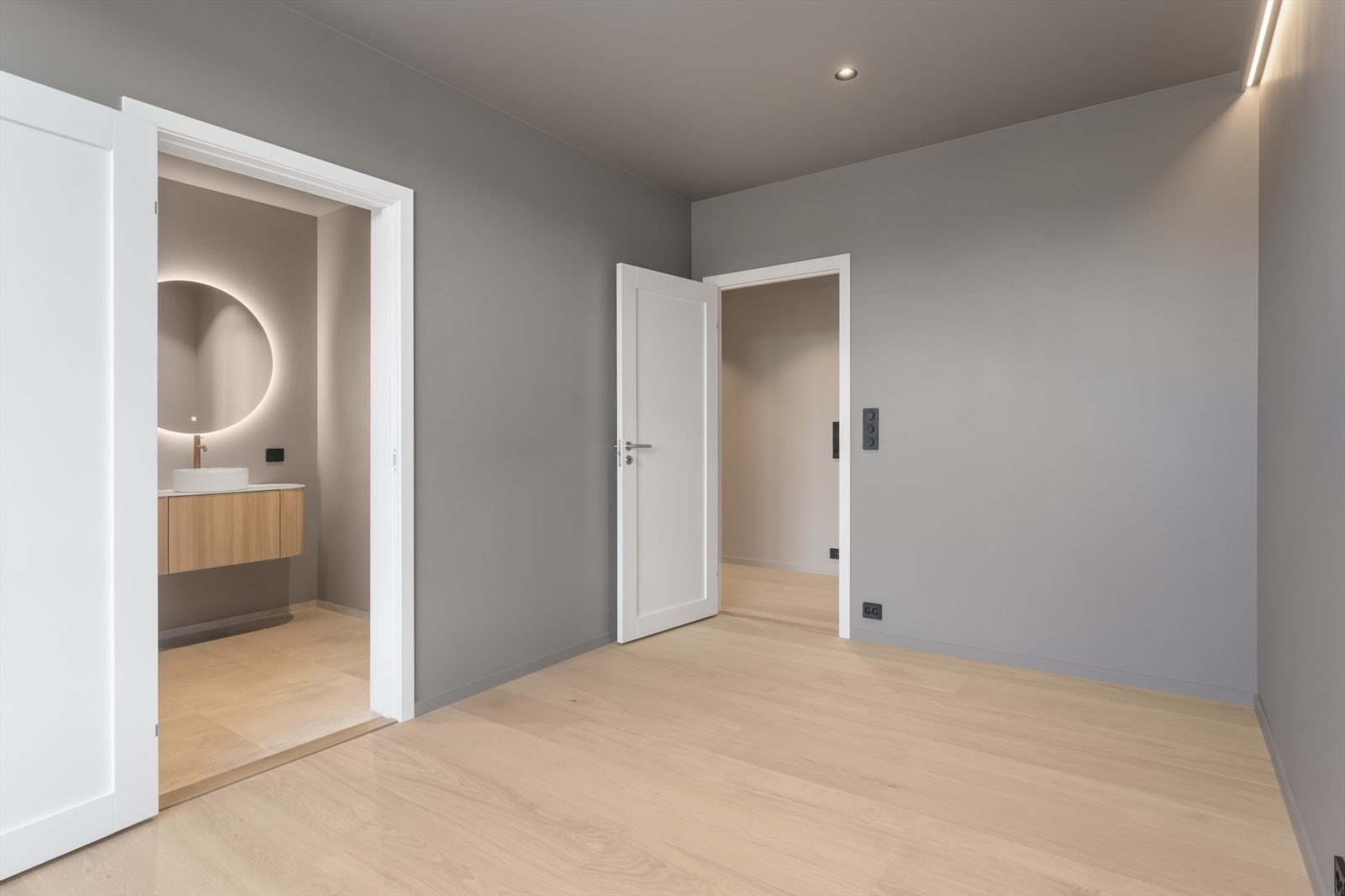 Soverommet har tilknytting til eget bad Galleribilde