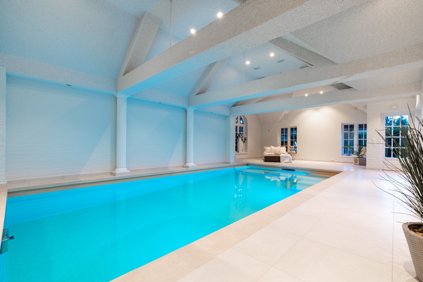 Bassengrommet er total rehabilitert i 2024. Bassenget er utvidet med massasjedel, nye led lamper og motstrømsanlegg. Galleribilde