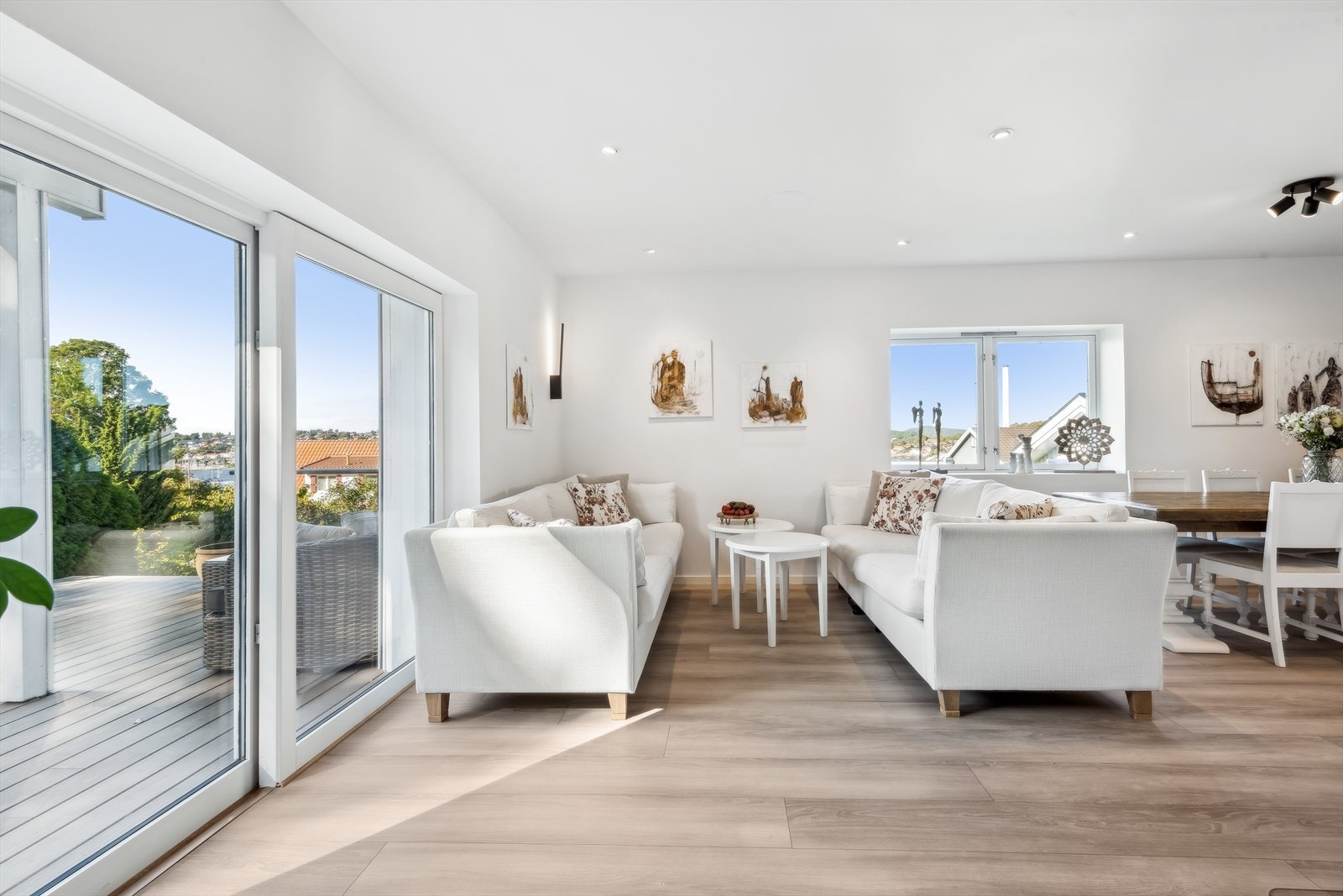 Stuen er både stor og møbleringsvennlig. Galleribilde