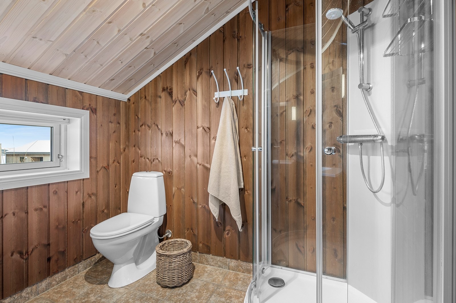 samt etablert toalett og dusj Galleribilde