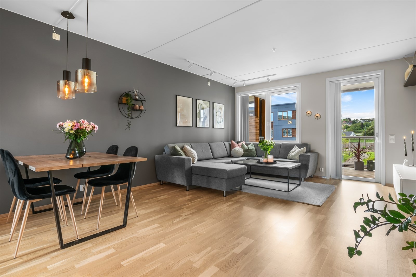 Velkommen til en flott og gjennomført leilighet på Melhustunet! Galleribilde