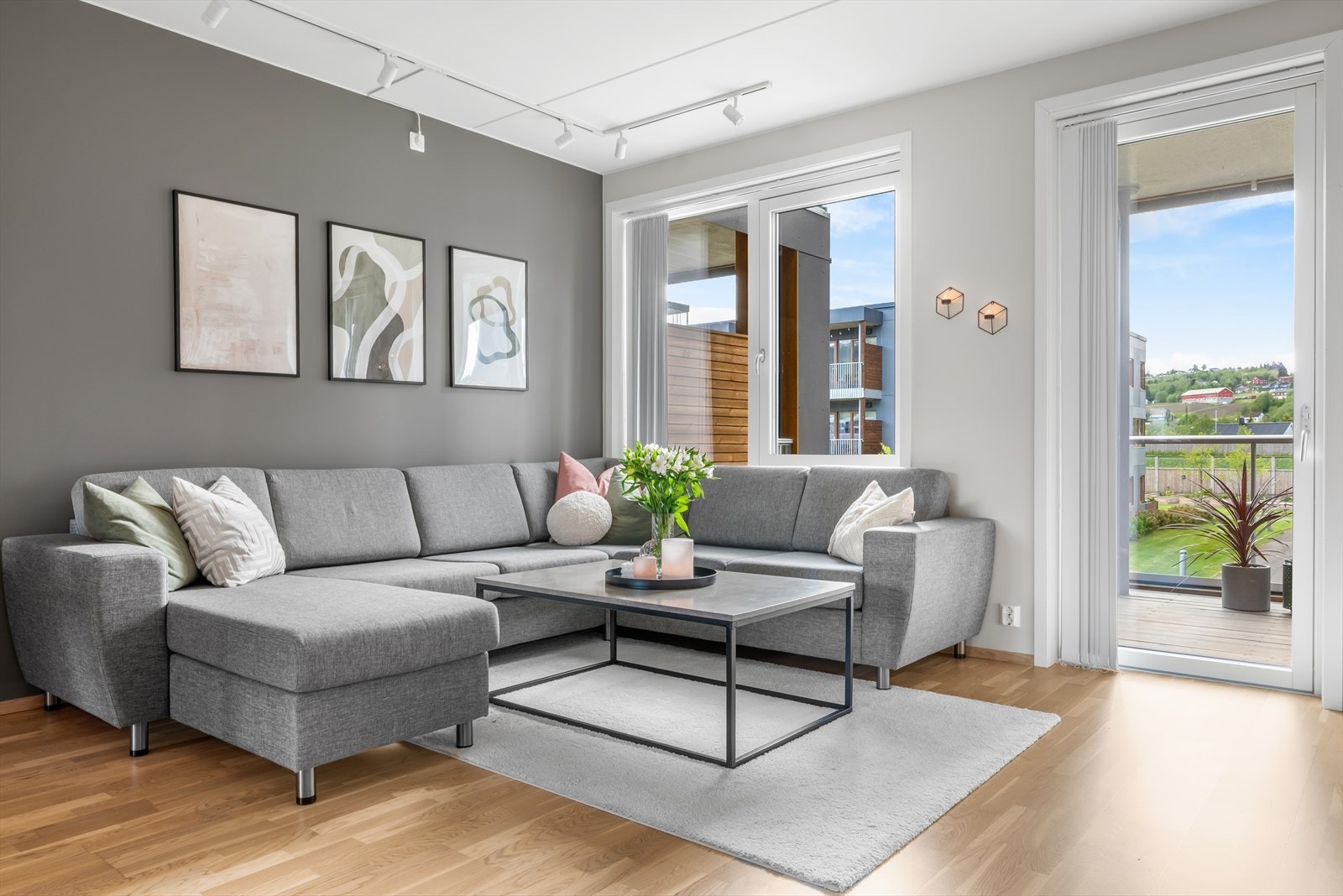 Gjennomgående lys som gir god atmosfære Galleribilde