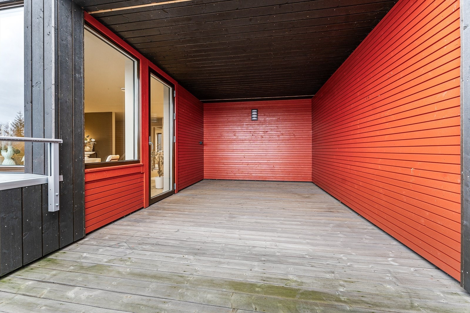 Direkte tilkomst til uteplass fra stue Galleribilde