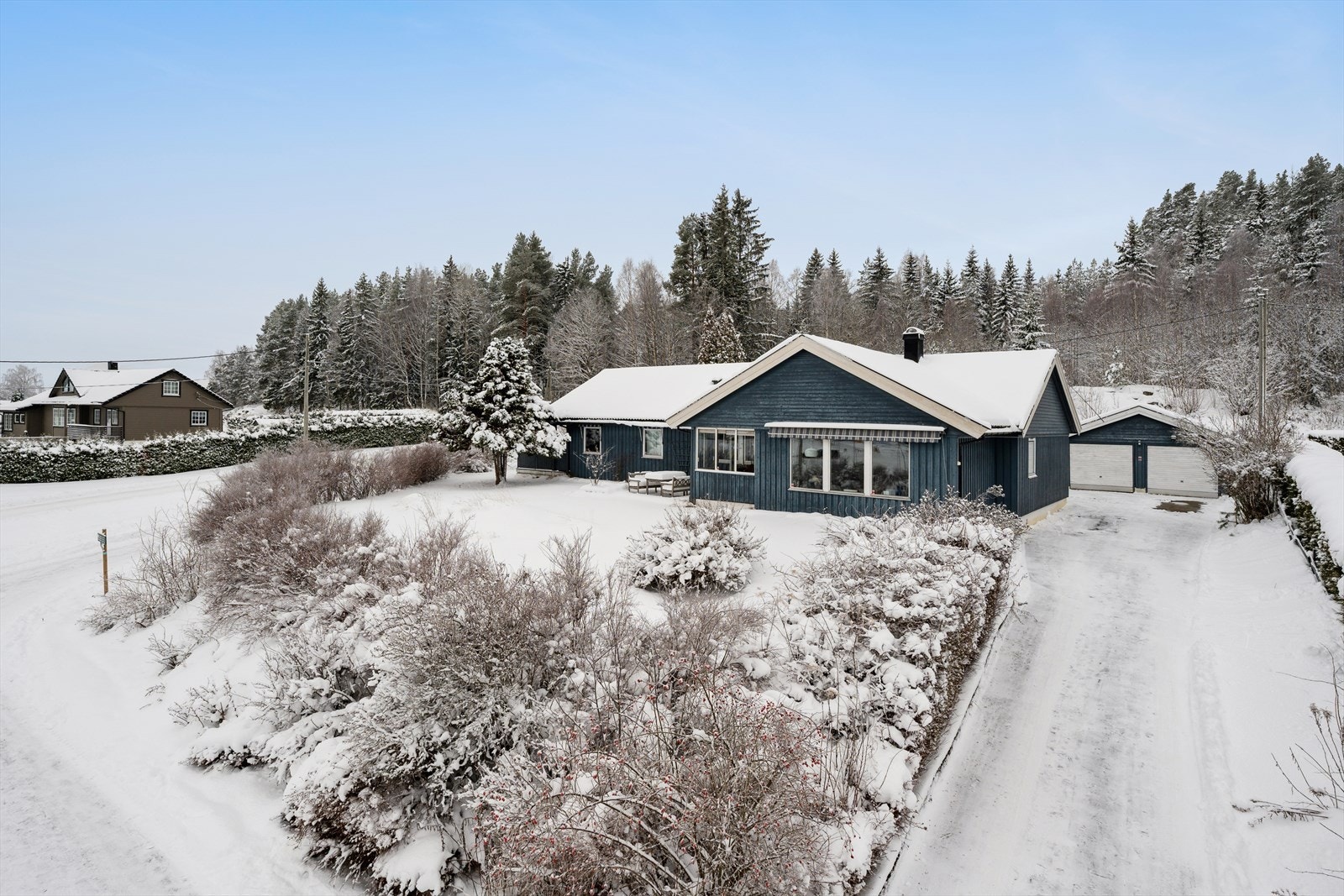 Velkommen til Bergerbakkvegen 8! En innholdsrik bolig med alt på en flate Galleribilde