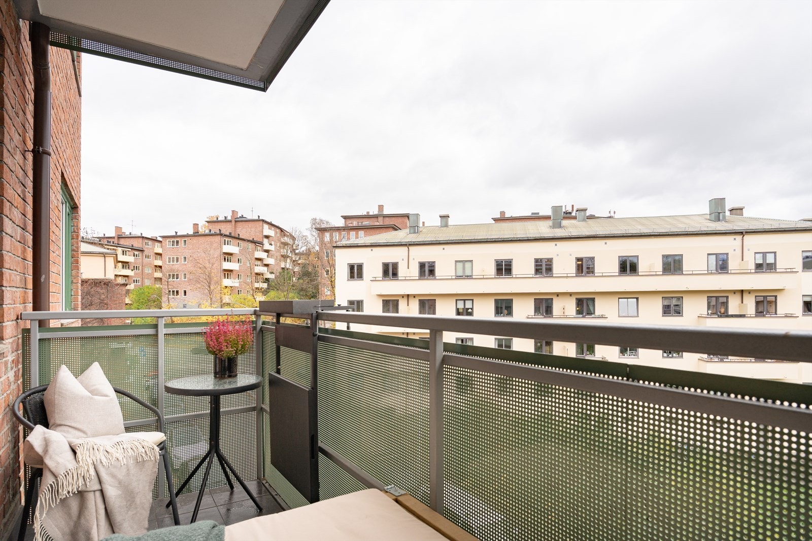 På sommeren har du sol fra ca. kl 0900 til kl 1900. Galleribilde