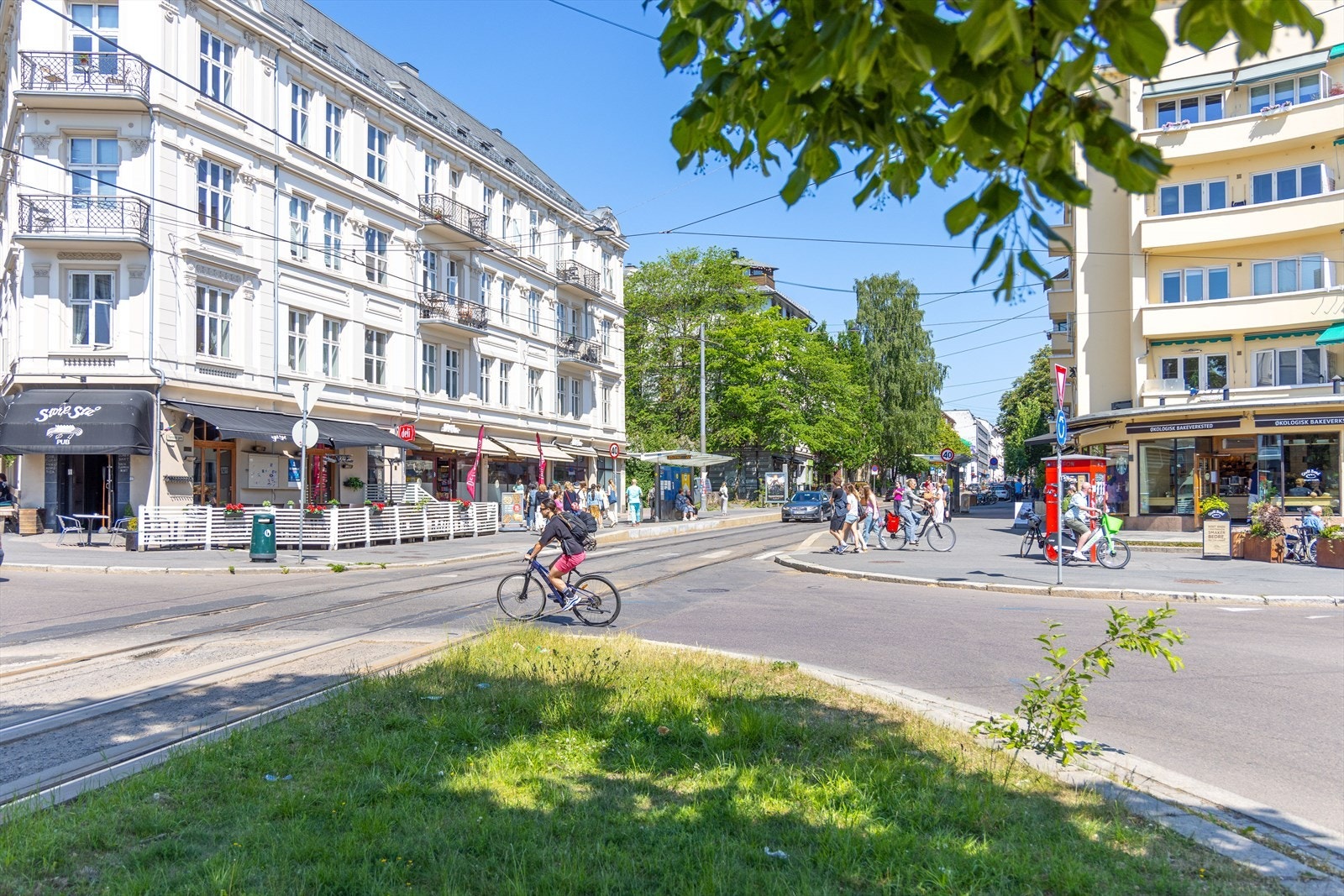 Kort gangavstand til alle bymessige fasiliteter - midt mellom Stensparken og St.Hanshaugen. Galleribilde