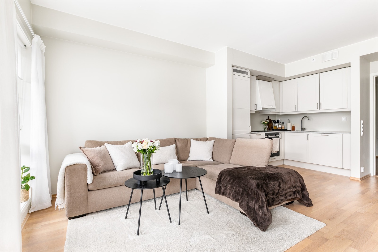 Alle rom har gulvvarme - hovedsakelig vannbåren. Galleribilde