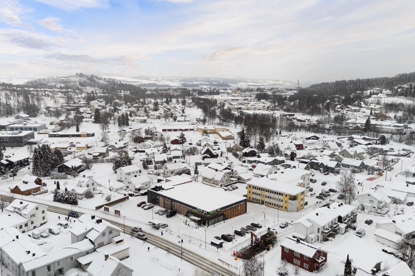 Oversiktsbilde - Boligen ligger rett i bakkant av Kiwi. Galleribilde