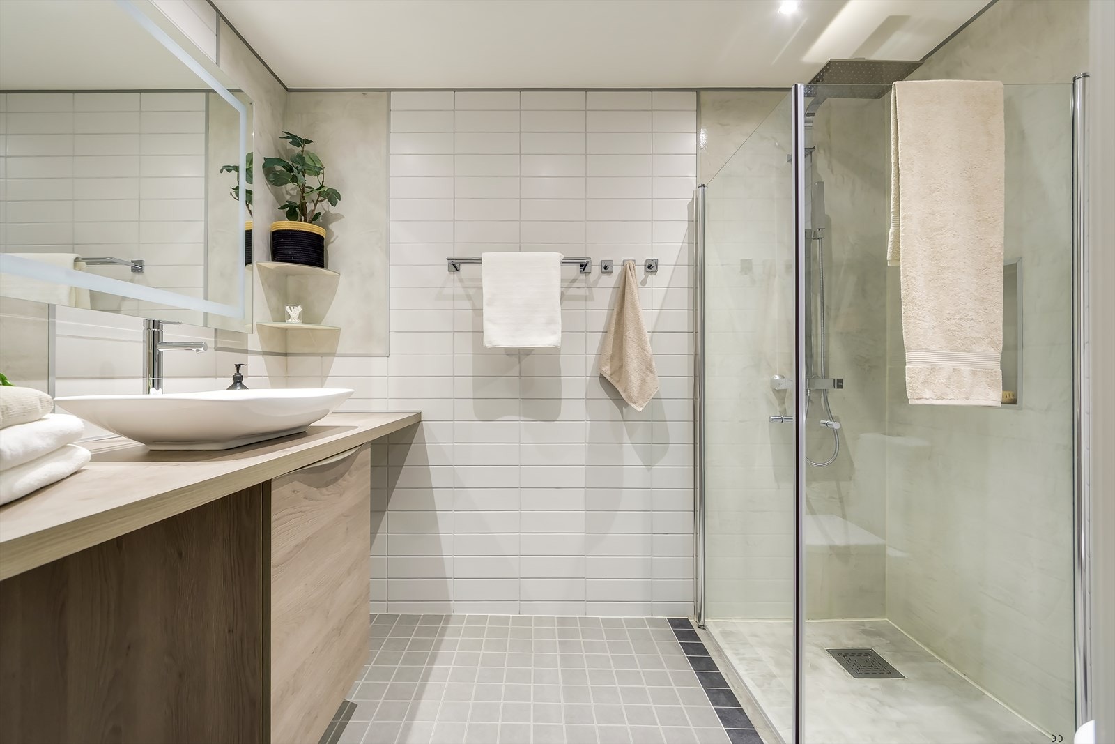 Delikat regnfallsdusj Galleribilde