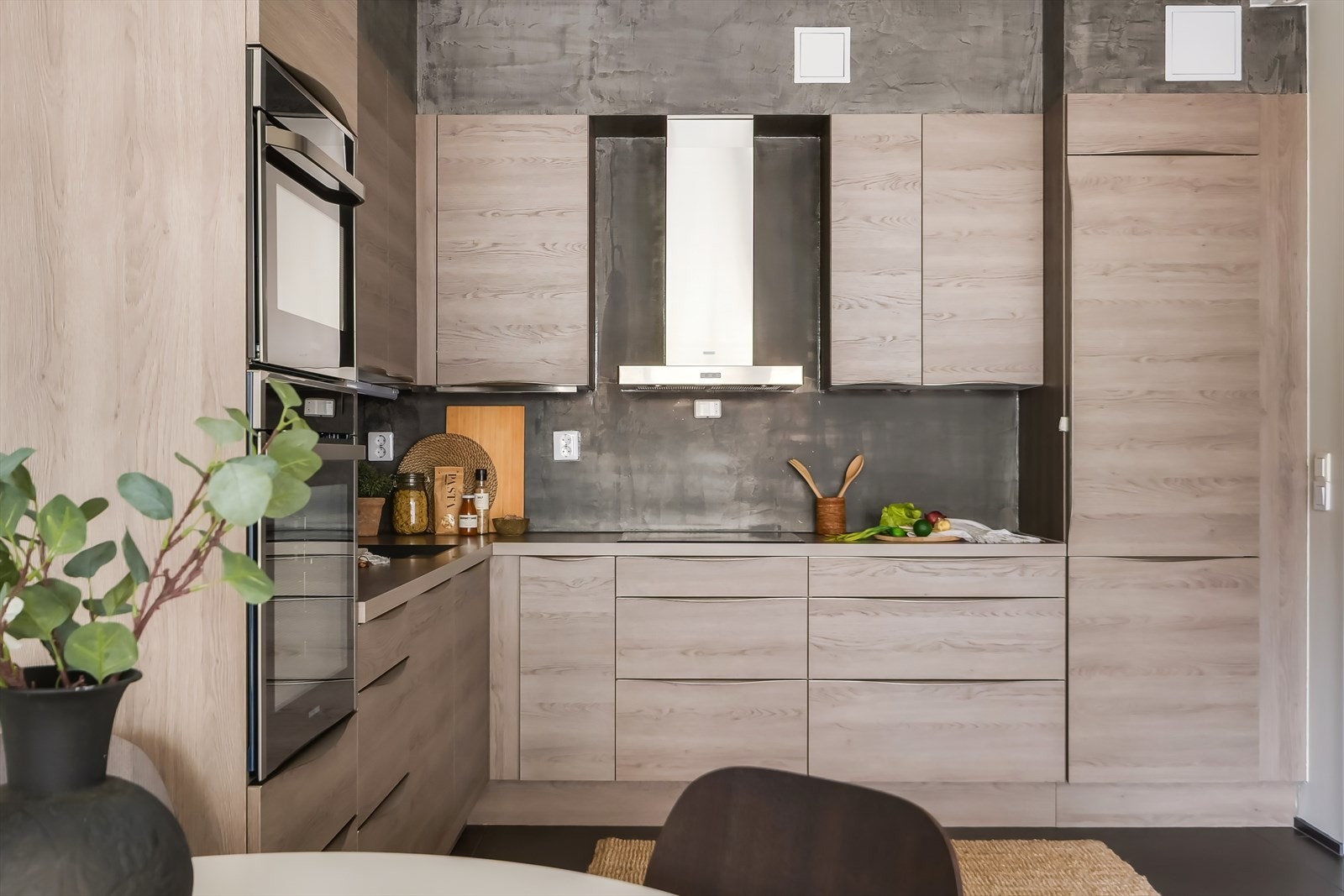 Det er tilkoblet ventilator over stekesonen Galleribilde