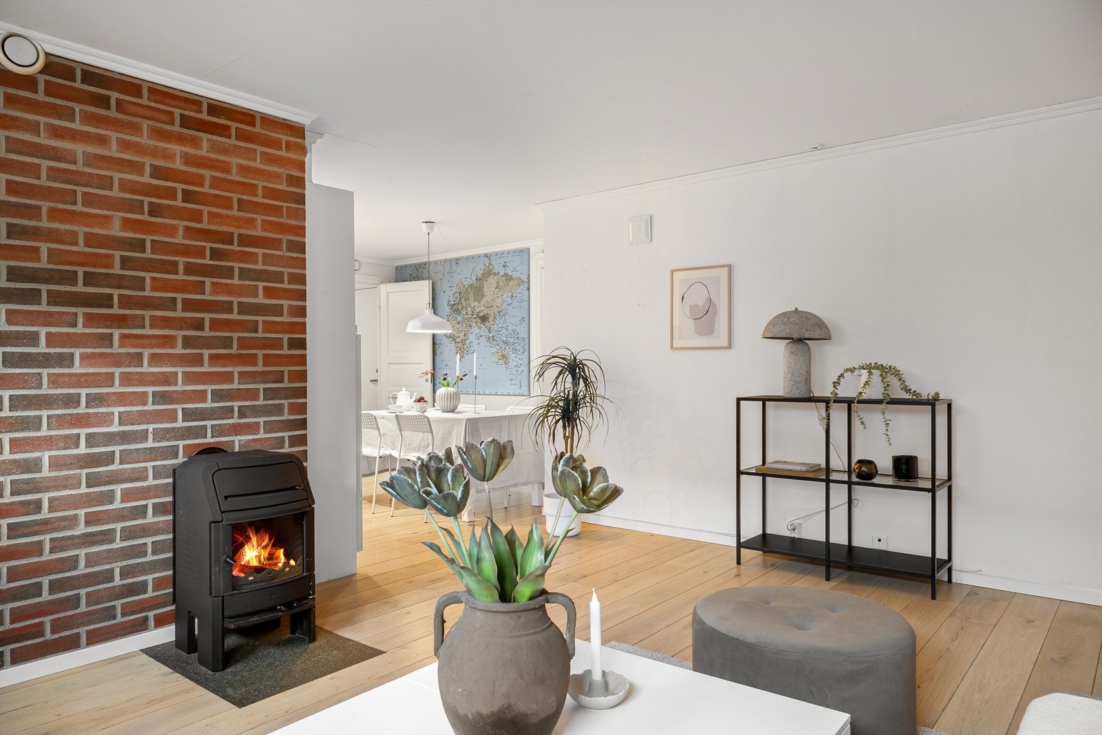 Deler av kjelleren er innredet med hybel. Galleribilde