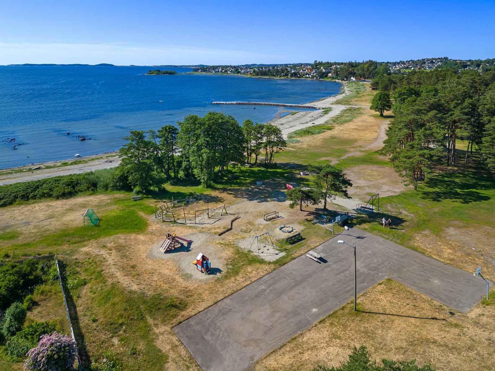 Lekeplass ved Skallevoldstranda Galleribilde