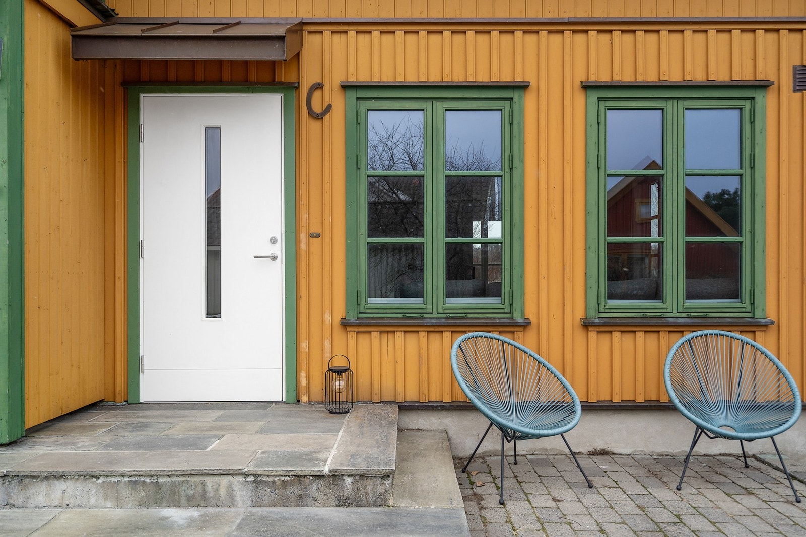 Deilig uteplass ved inngangspartiet Galleribilde