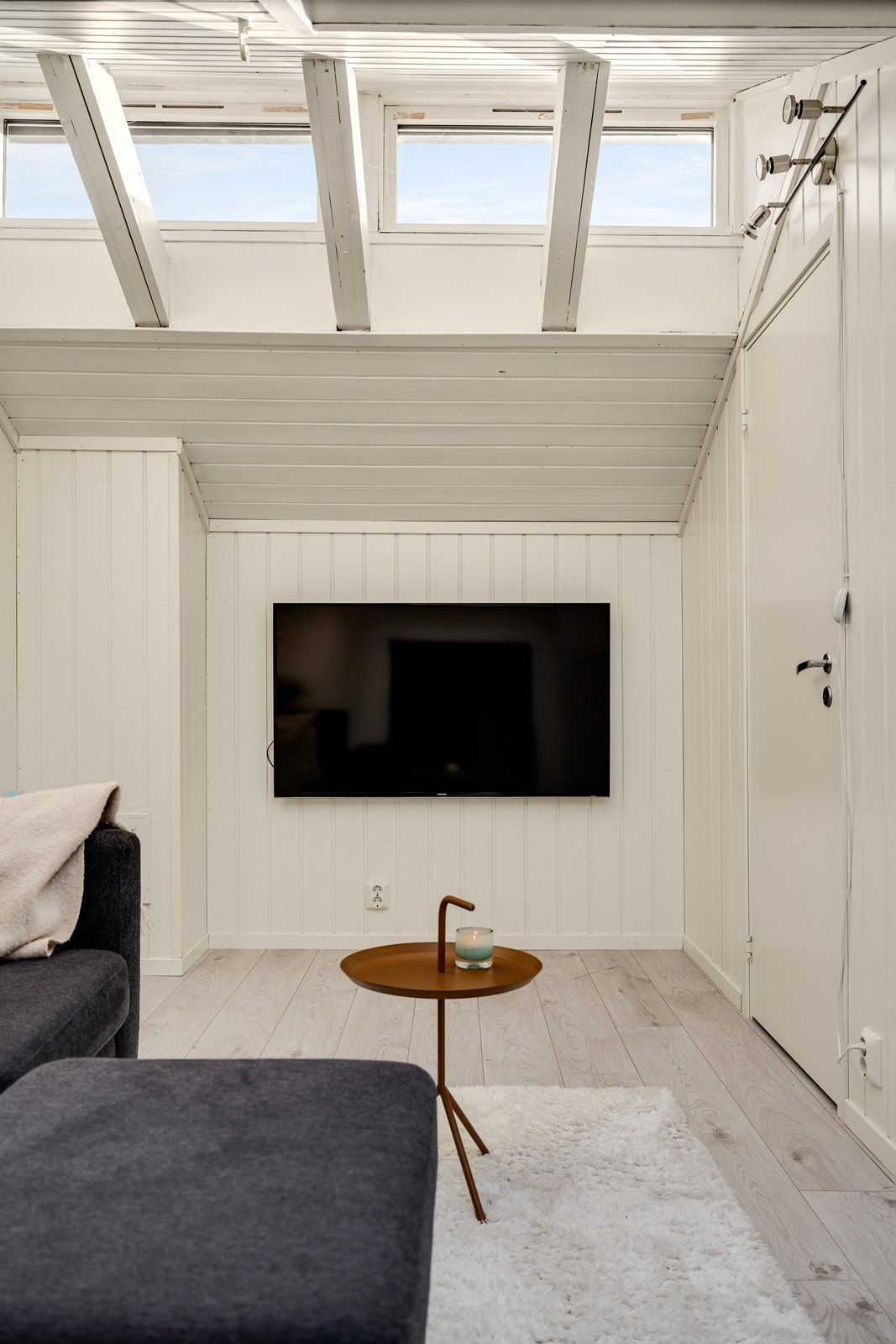 Ekstra oppholdsrom med mange bruksmuligheter, perfekt som TV-stue eller ungdomsavdeling. Galleribilde