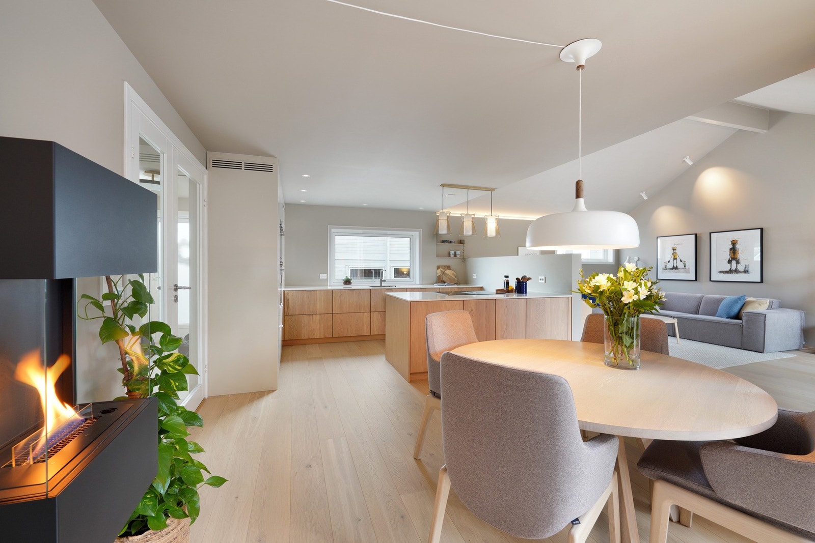 Planløsningen er endret for å gi en bedre og funksjonell rominndeling, og det er lagt stor vekt på kvalitet i alle ledd. Galleribilde