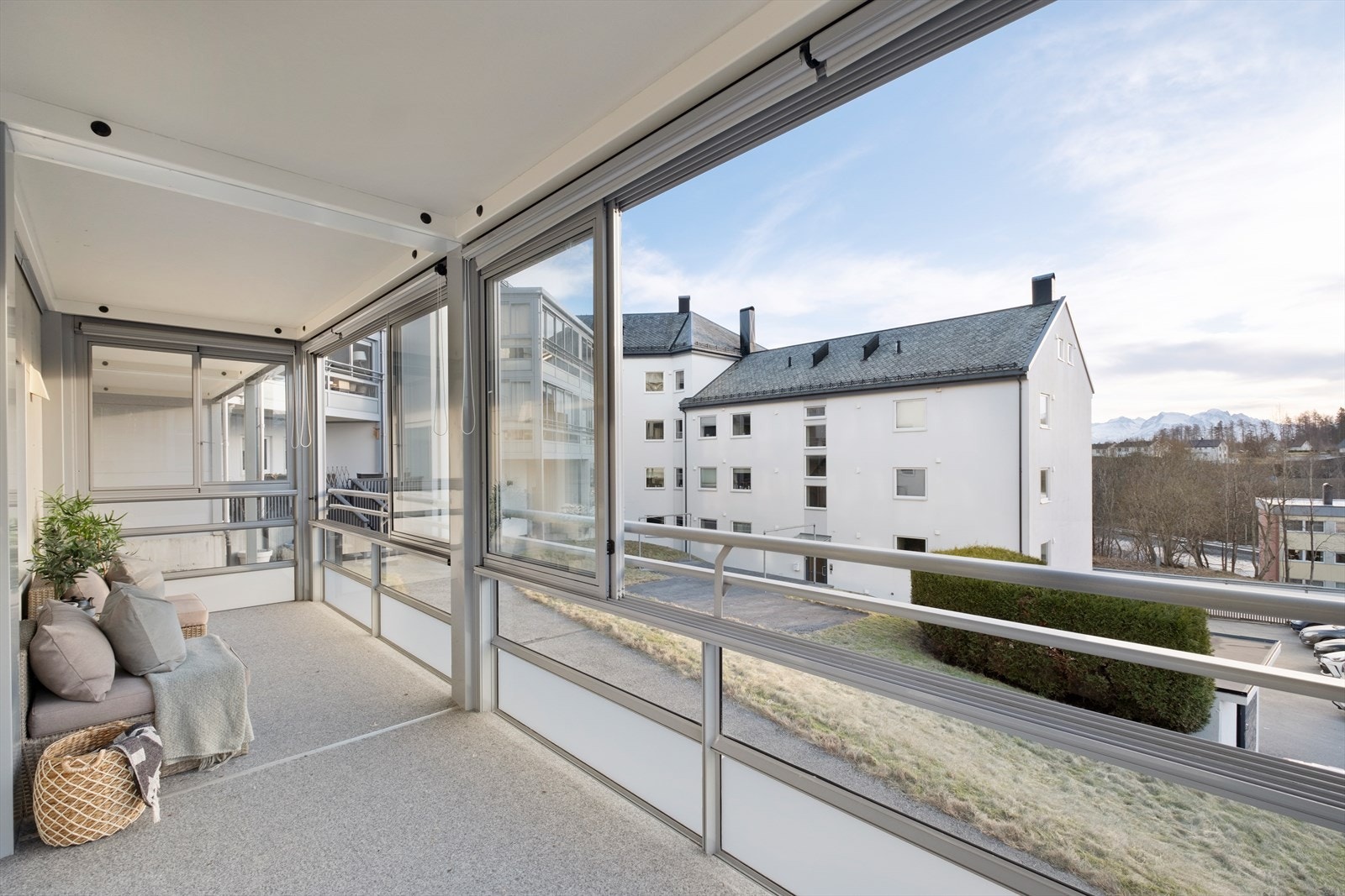 Innglasset balkong Galleribilde