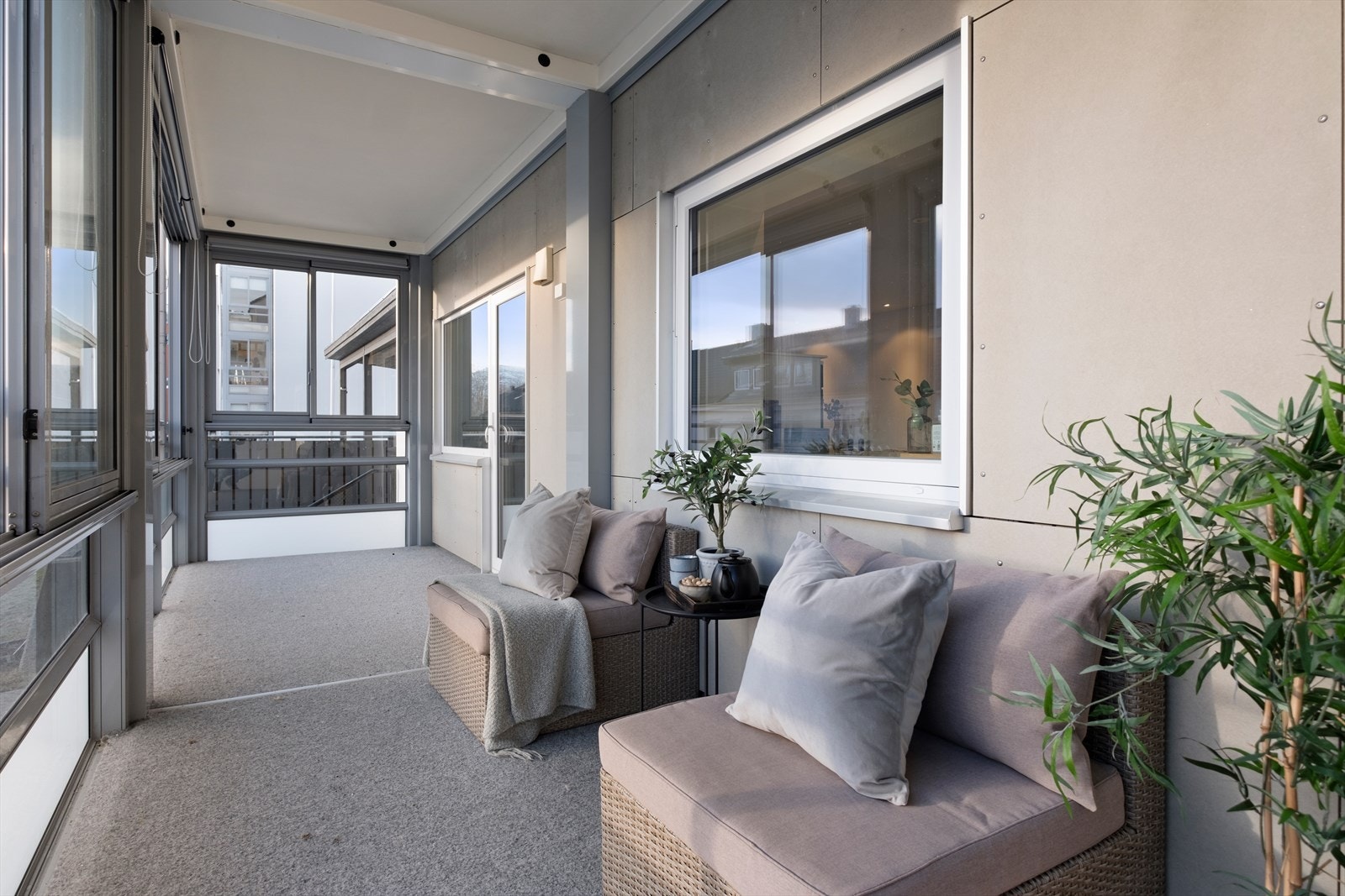 Balkongen er innglasset og kan brukes hele året Galleribilde