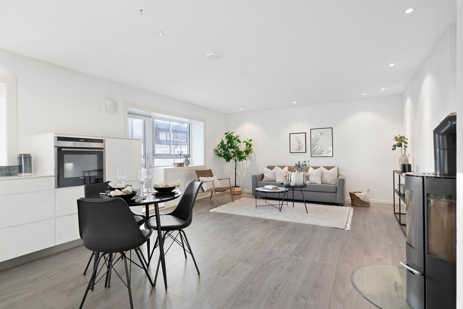 Peisovn på stue/kjøkken Galleribilde