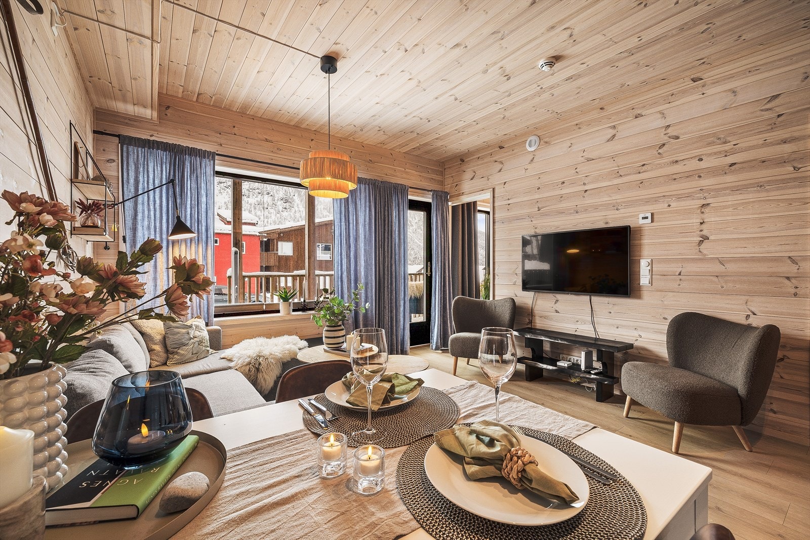 Rommet fungerer godt som samlingspunkt etter aktive dager i fjellet Galleribilde