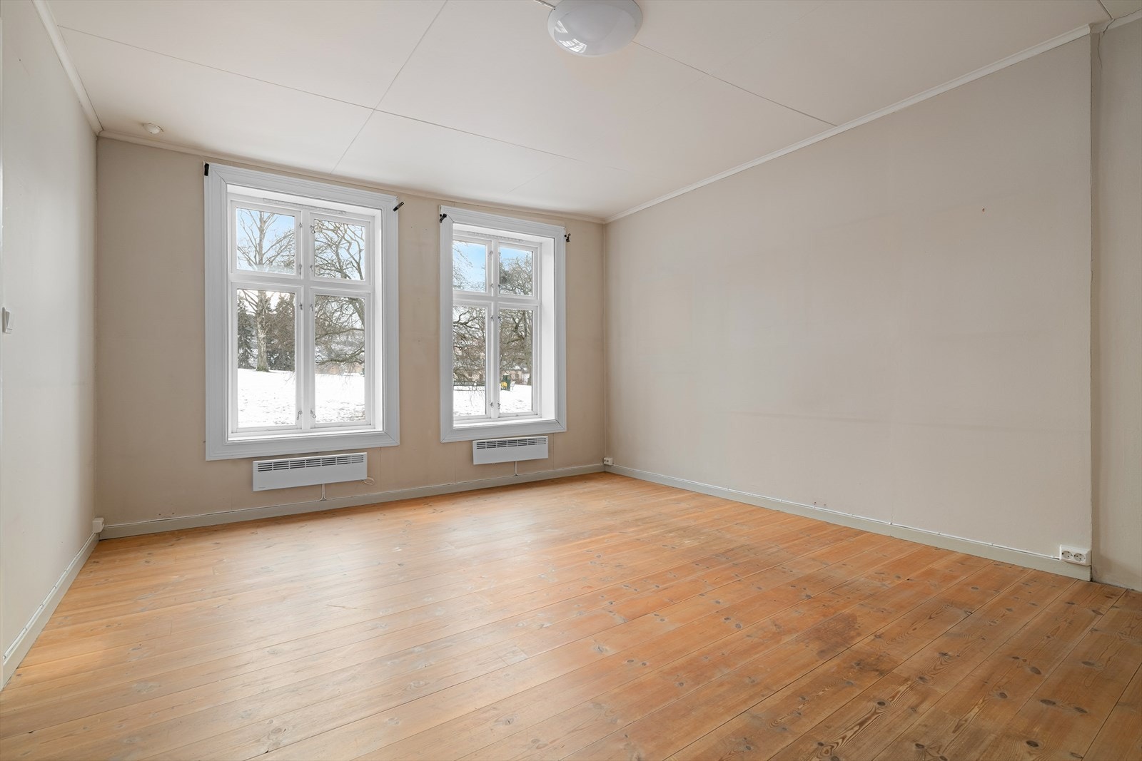 Leiligheten har flere gode rom og gir mange muligheter for ny eier. Galleribilde